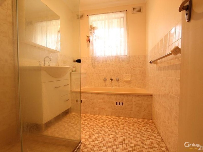 23 Binalong Avenue, Georges Hall NSW 2198