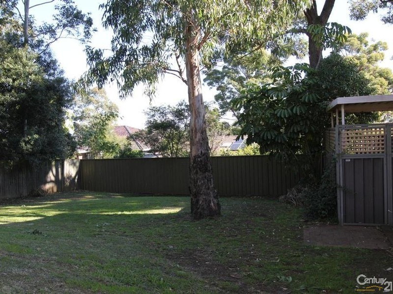 6/4 Jacquinot Place, Glenfield NSW 2167