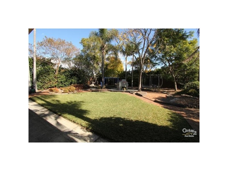 10 METCALFE AVENUE, Moorebank NSW 2170