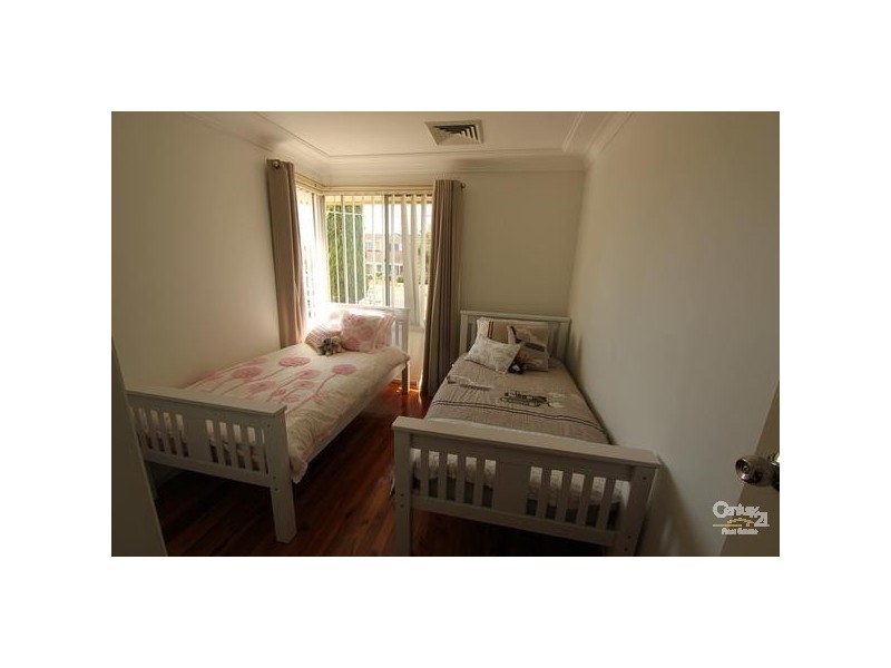 10 METCALFE AVENUE, Moorebank NSW 2170