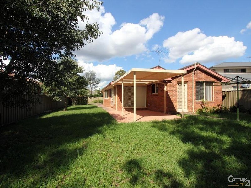 4 Bibury Close, Chipping Norton NSW 2170