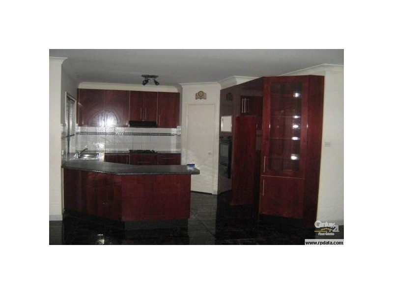 11 HILTON CRESCENT, Casula NSW 2170