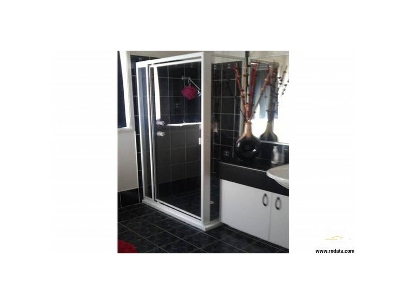 11 HILTON CRESCENT, Casula NSW 2170