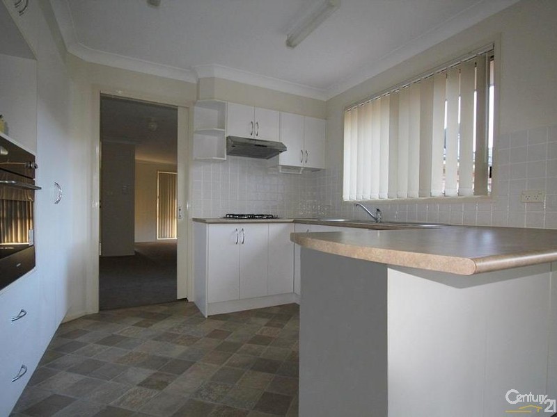 30 Wallcliffe Court, Wattle Grove NSW 2173