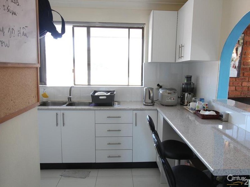 12/118 Wattle Ave, Carramar NSW 2163