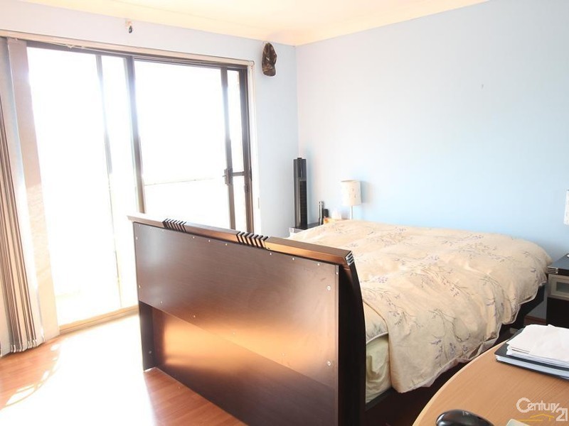 12/118 Wattle Ave, Carramar NSW 2163