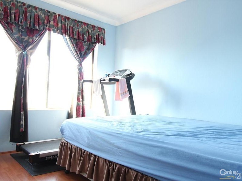 12/118 Wattle Ave, Carramar NSW 2163