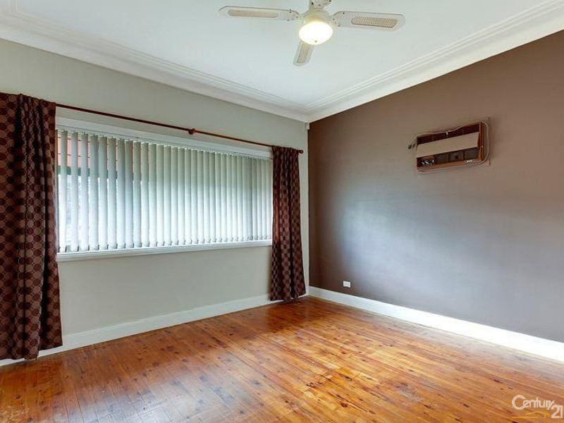 11 Rachel Crescent, Mount Pritchard NSW 2170