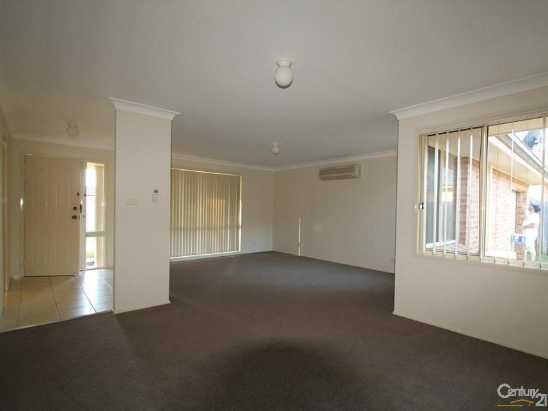 30 Wallcliffe Court, Wattle Grove NSW 2173