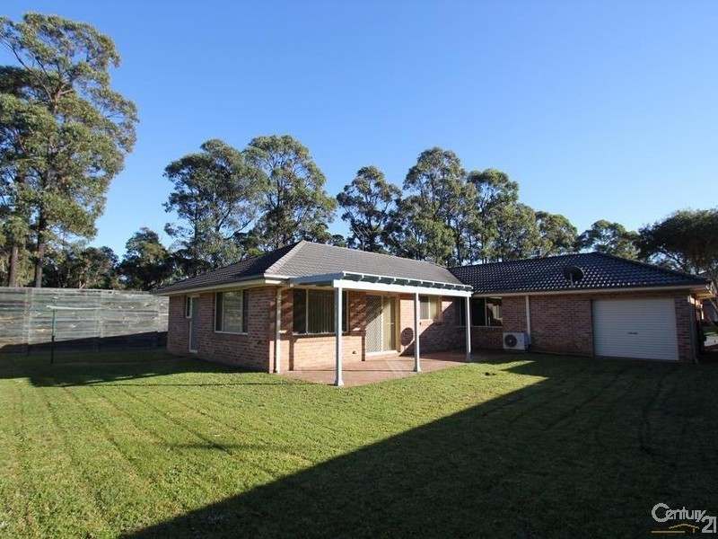 30 Wallcliffe Court, Wattle Grove NSW 2173