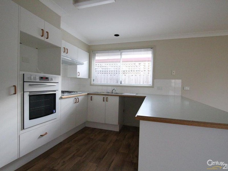 27 Bungonia Court, Wattle Grove NSW 2173