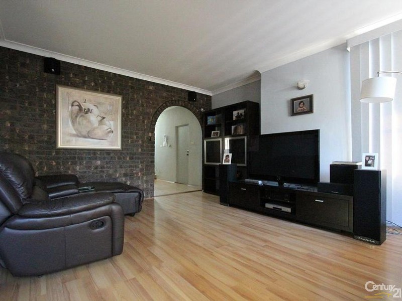 3 Ingoola Close, Moorebank NSW 2170