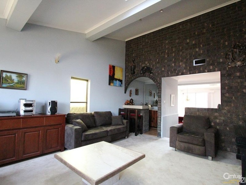 3 Ingoola Close, Moorebank NSW 2170