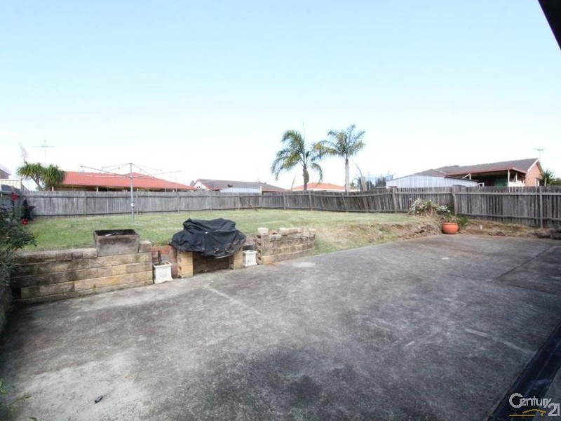 16 Bellingen Way, Hoxton Park NSW 2171