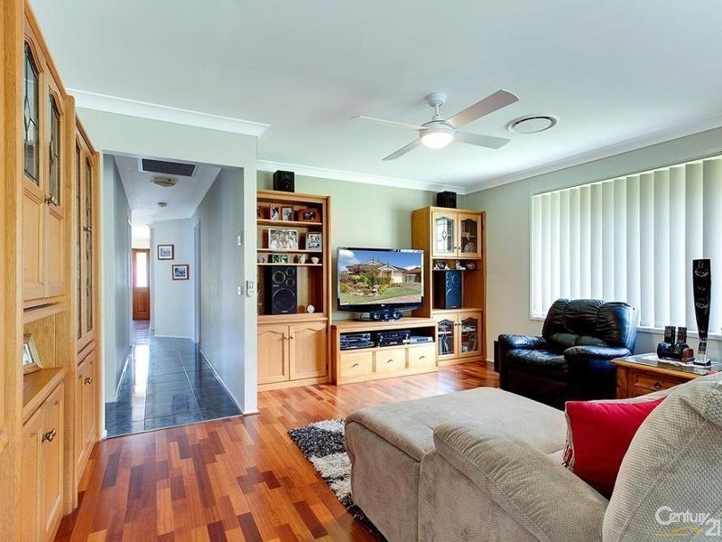 35 Lyndhurst Court, Wattle Grove NSW 2173