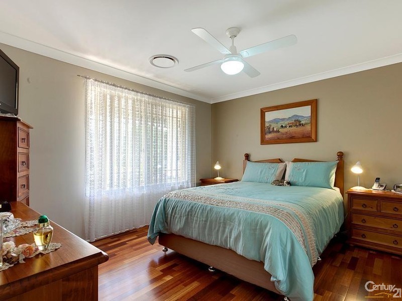 35 Lyndhurst Court, Wattle Grove NSW 2173