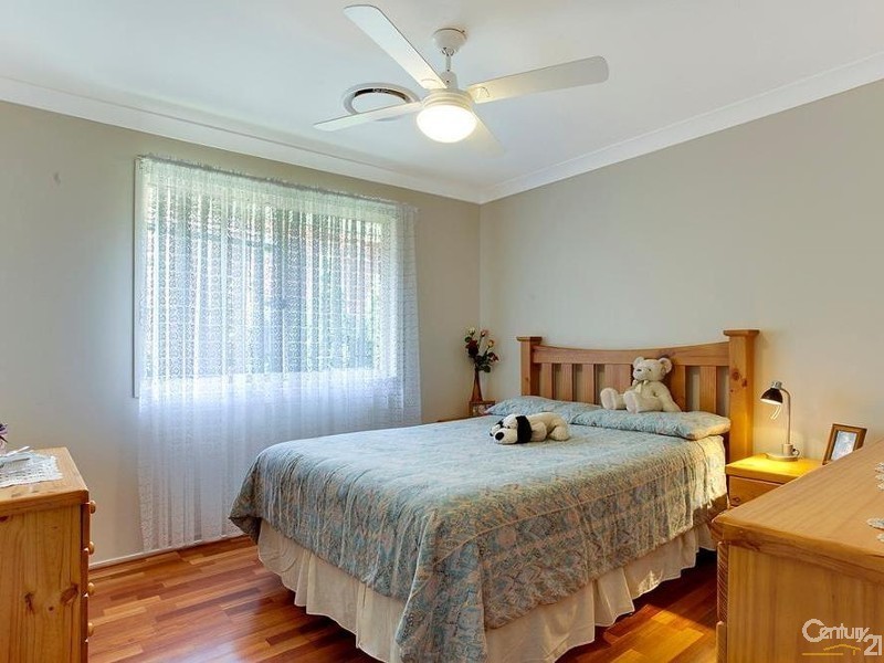 35 Lyndhurst Court, Wattle Grove NSW 2173