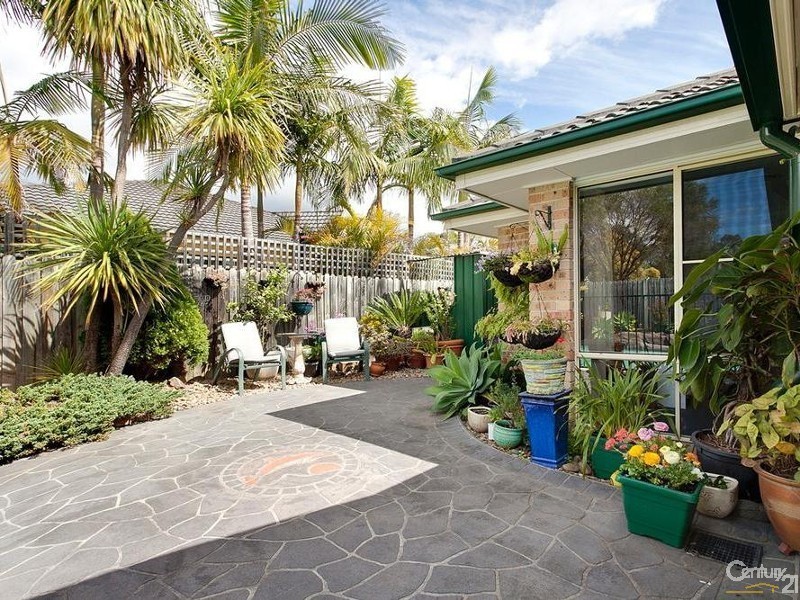 35 Lyndhurst Court, Wattle Grove NSW 2173