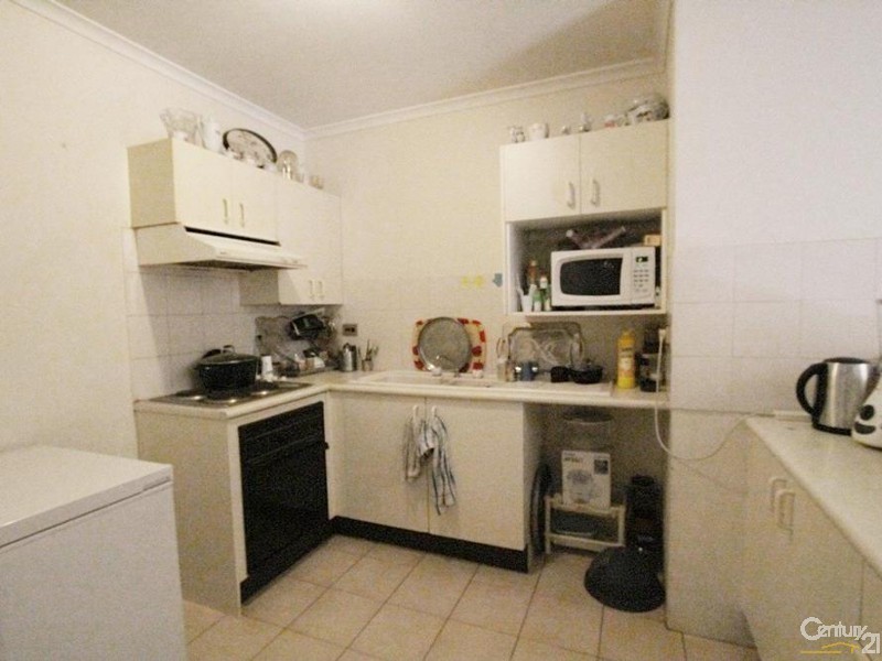 121/2 Riverpark Drive, Liverpool NSW 2170