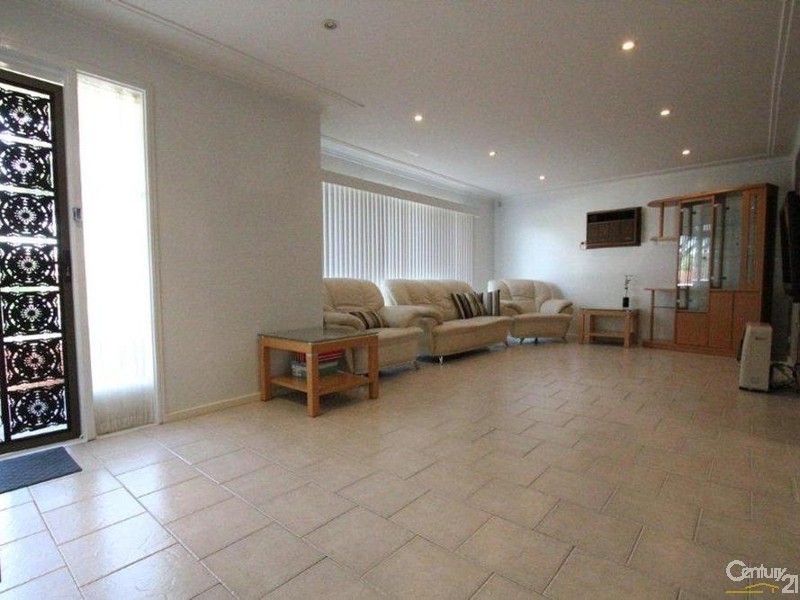 10 Crayford Crescent, Mount Pritchard NSW 2170