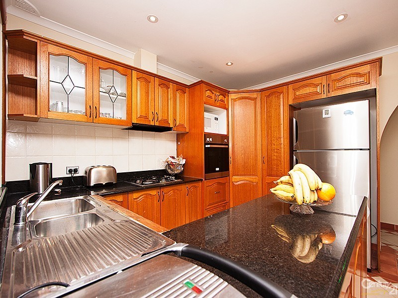 17 Taminga Road, Green Valley NSW 2168