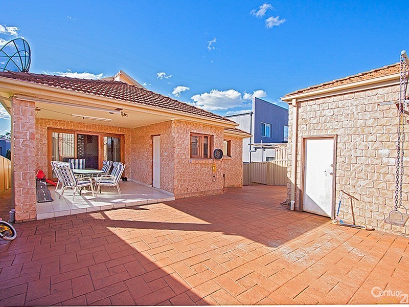 23 Roth Street, Casula NSW 2170