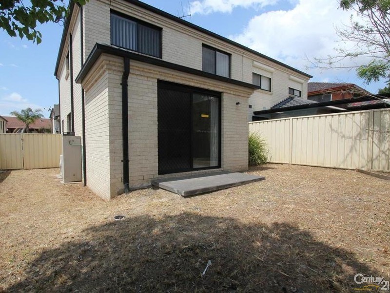 8/46-52 Wattle Road, Casula NSW 2170