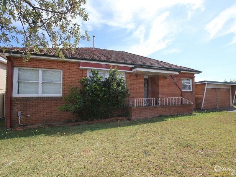 1 Fitzpatrick Crescent, Casula NSW 2170