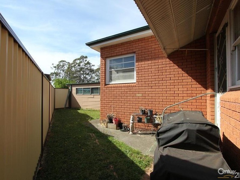 1 Fitzpatrick Crescent, Casula NSW 2170