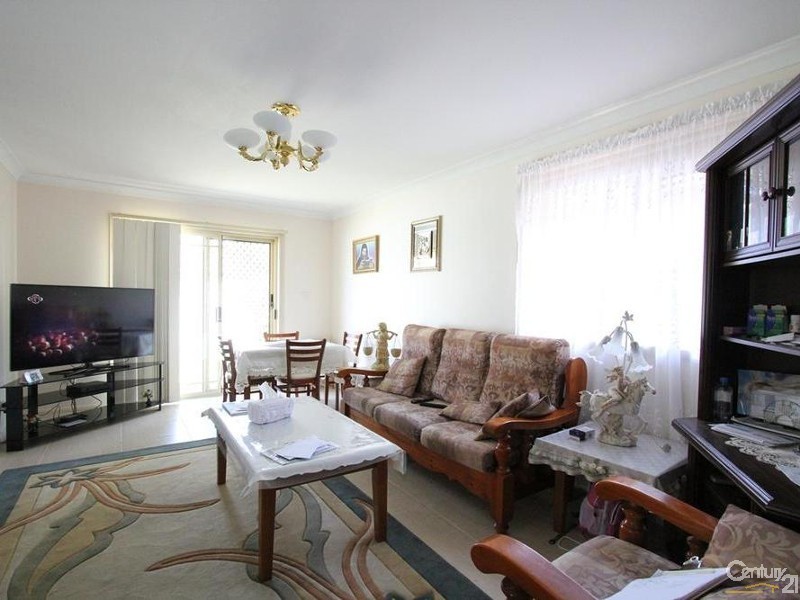 140B Renton Avenue, Moorebank NSW 2170