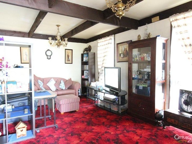 2 Shortland Avenue, Lurnea NSW 2170