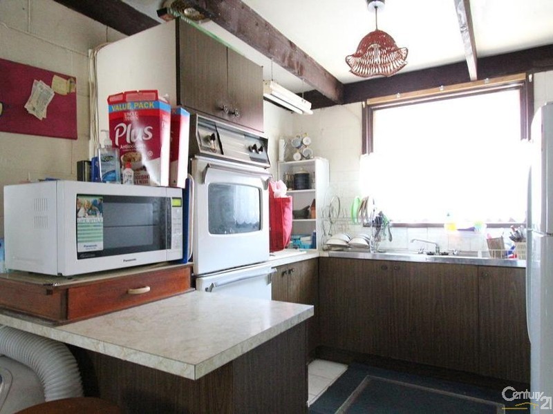 2 Shortland Avenue, Lurnea NSW 2170