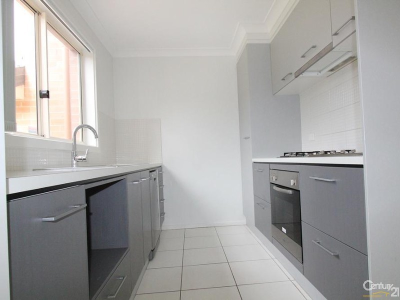 9 WARBY AVENUE, West Hoxton NSW 2171