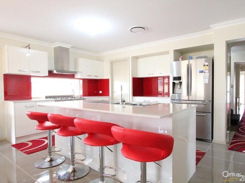 121 Braidwood Drive, Prestons NSW 2170