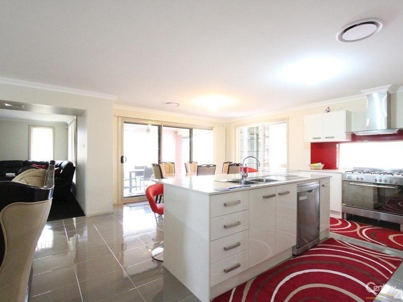 121 Braidwood Drive, Prestons NSW 2170