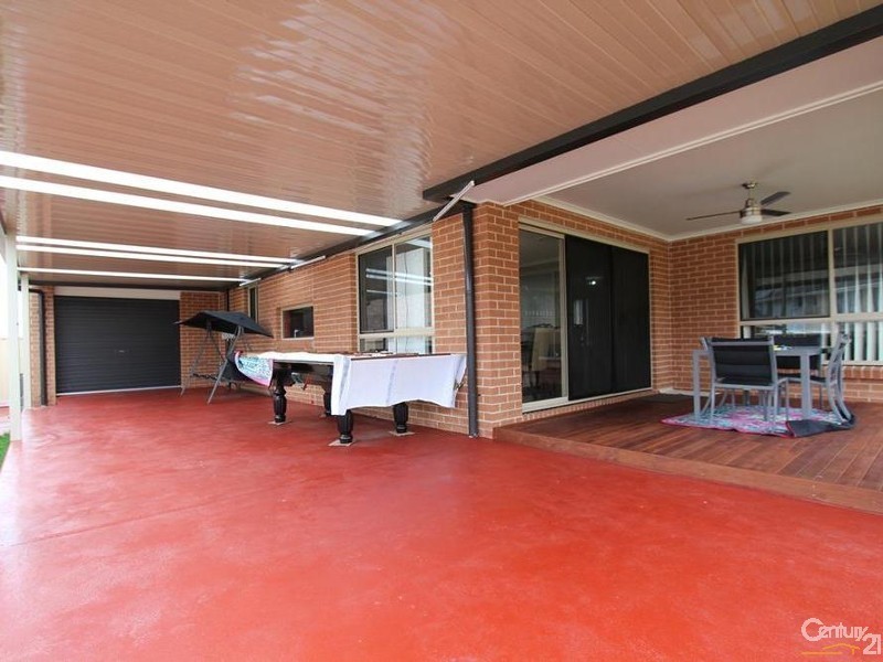 121 Braidwood Drive, Prestons NSW 2170
