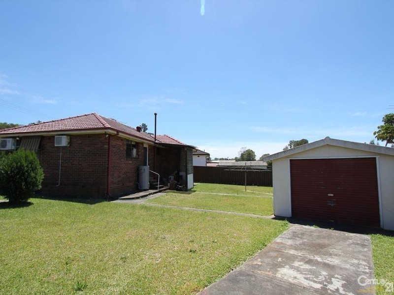 22 Bungulla Street, Sadleir NSW 2168