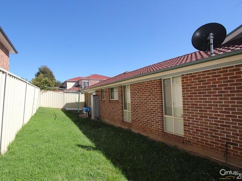 12A Mitchell Drive, West Hoxton NSW 2171