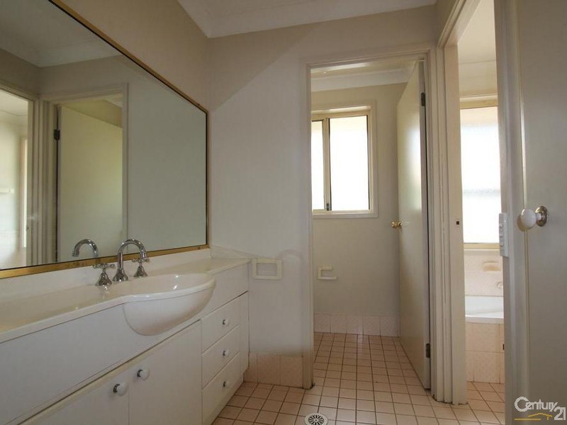 26 TRENTHAM PARK, Wattle Grove NSW 2173