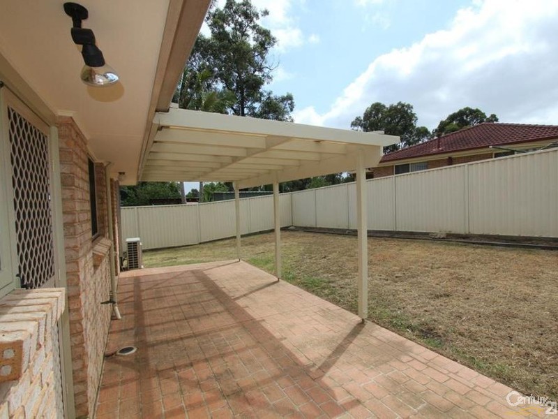 4 MERANG COURT, Wattle Grove NSW 2173