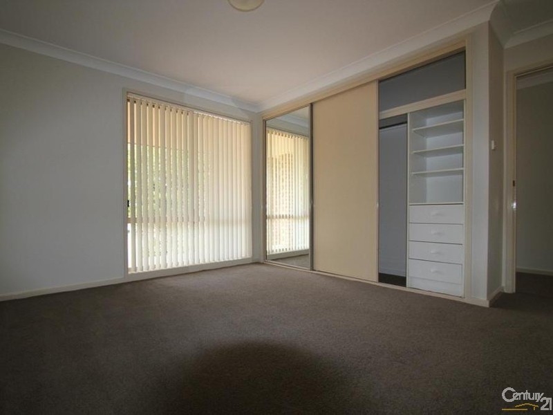 4 MERANG COURT, Wattle Grove NSW 2173