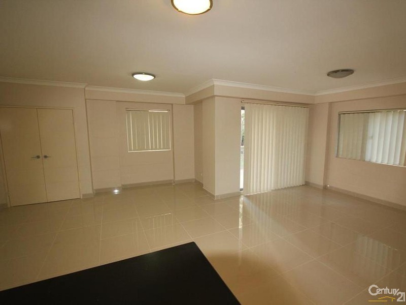 30/8-10 LACHLAN STREET, Liverpool NSW 2170