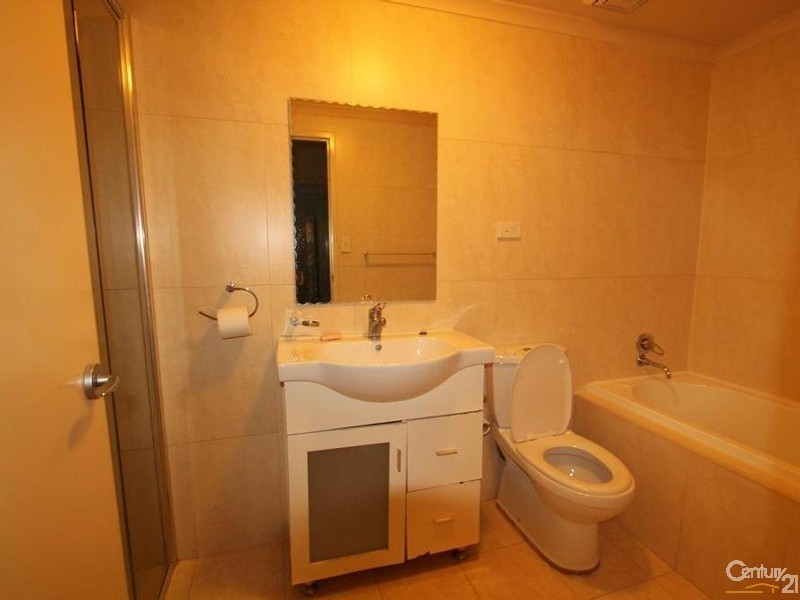 30/8-10 LACHLAN STREET, Liverpool NSW 2170