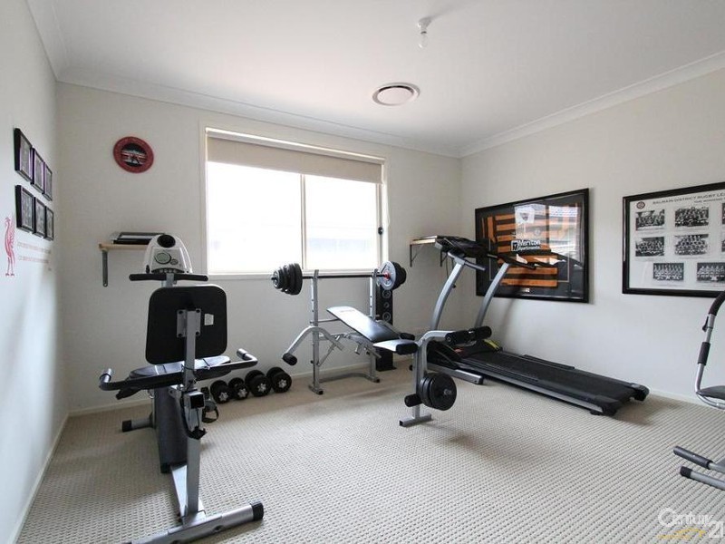 11 Laurieton Road, Carnes Hill NSW 2171