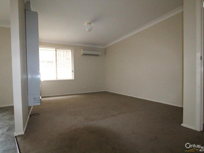 10 WARREGO COURT, Wattle Grove NSW 2173