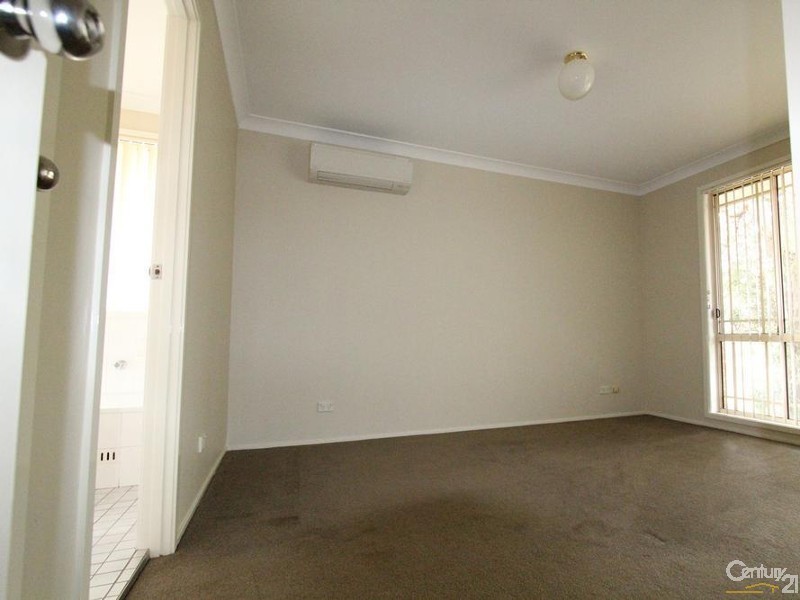 10 WARREGO COURT, Wattle Grove NSW 2173