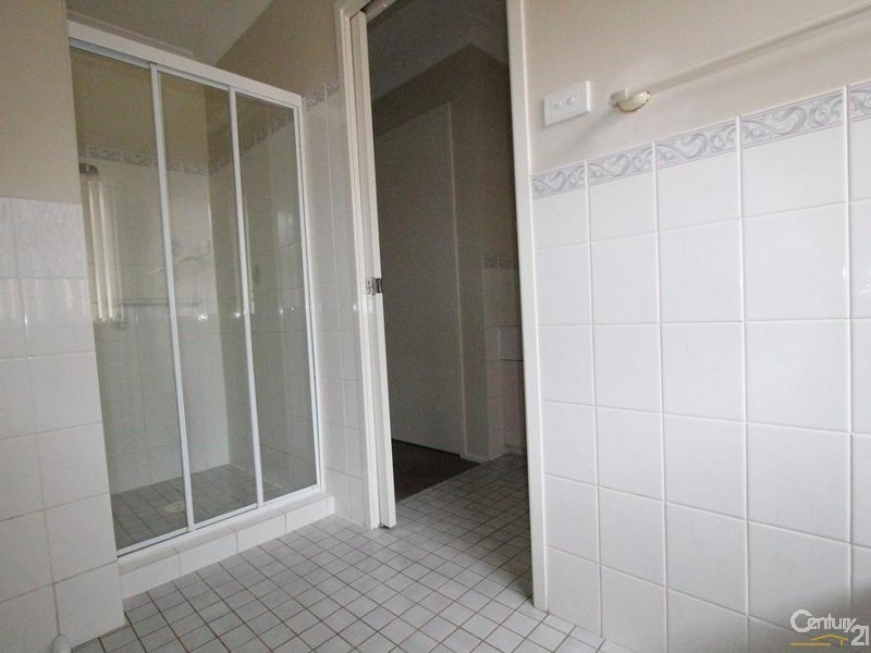 10 WARREGO COURT, Wattle Grove NSW 2173