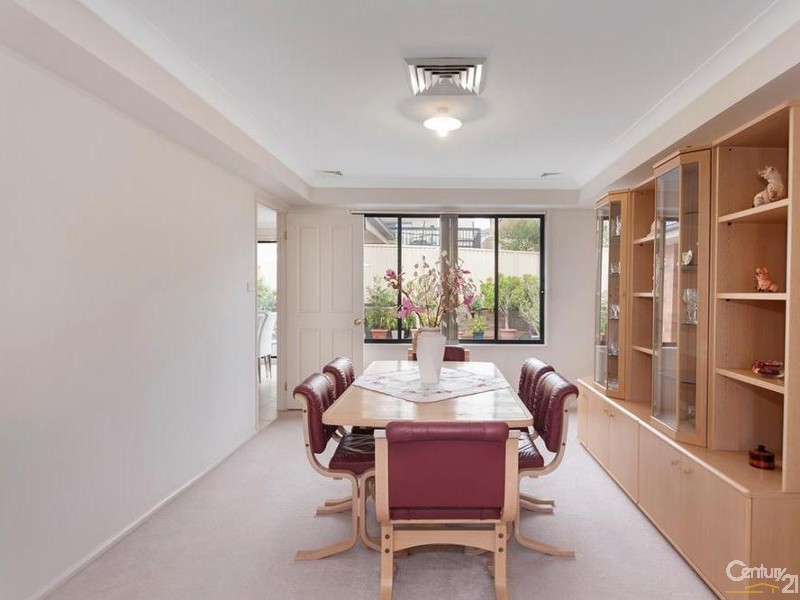13 Ridgeway Close, West Hoxton NSW 2171