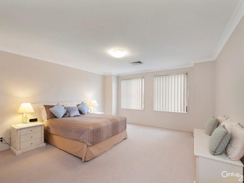13 Ridgeway Close, West Hoxton NSW 2171