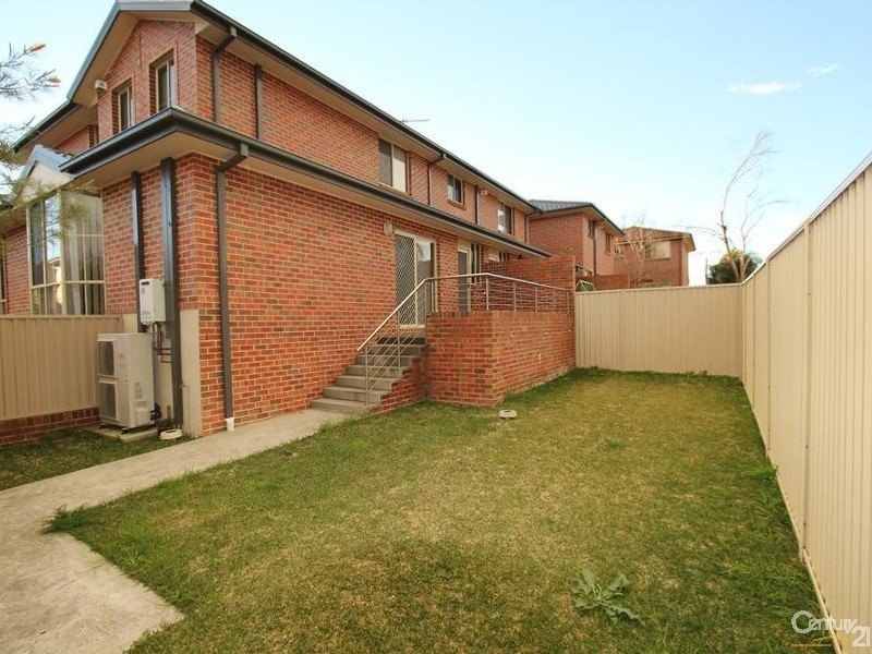 13/17 GREENFINCH STREET, Green Valley NSW 2168